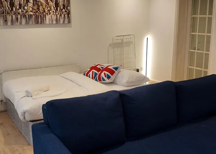 Ideal 2Bhk In Upper Berkeley Bk1