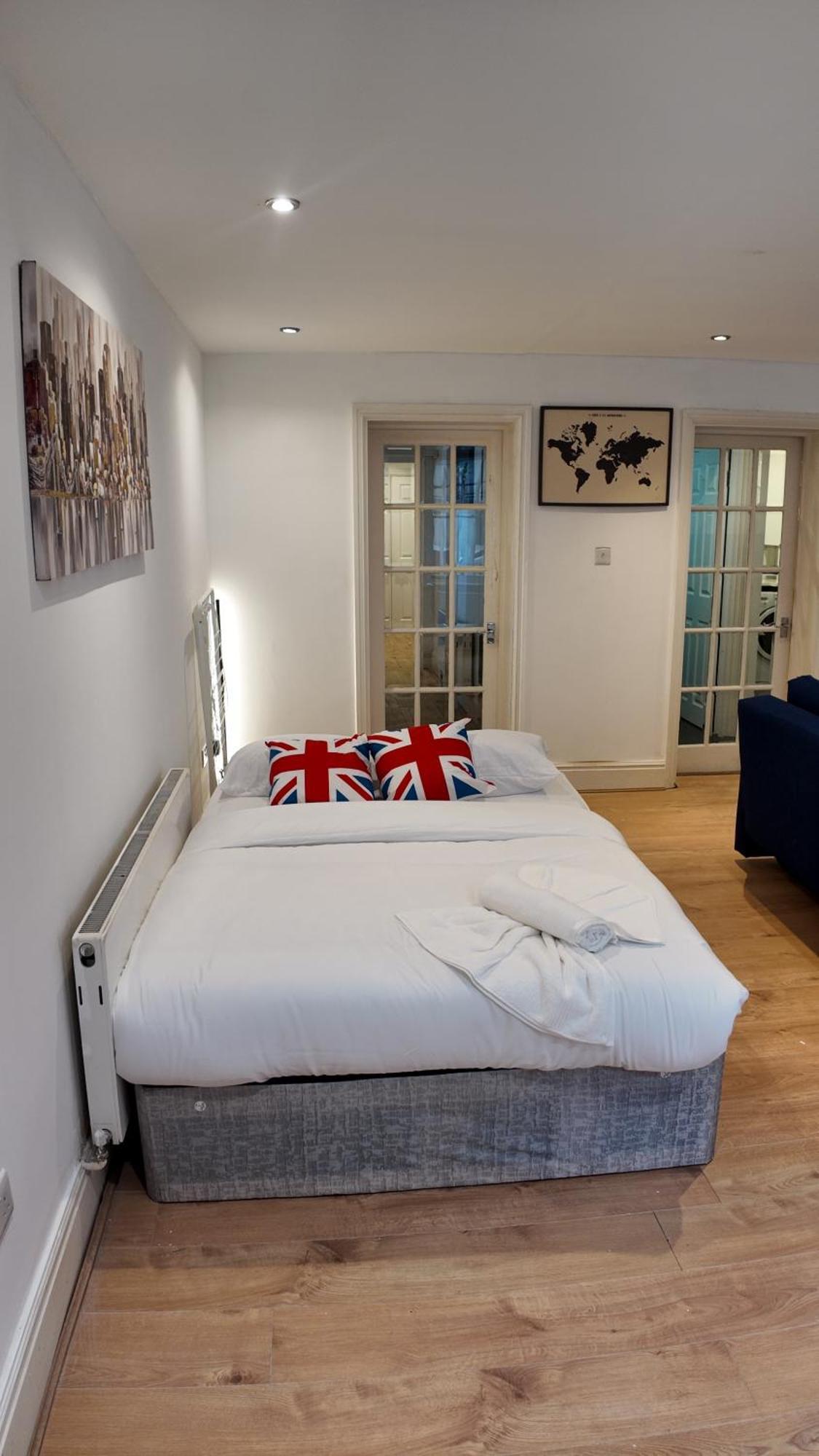 Апартаменты Ideal 2bhk In Upper Berkeley Bk1 *